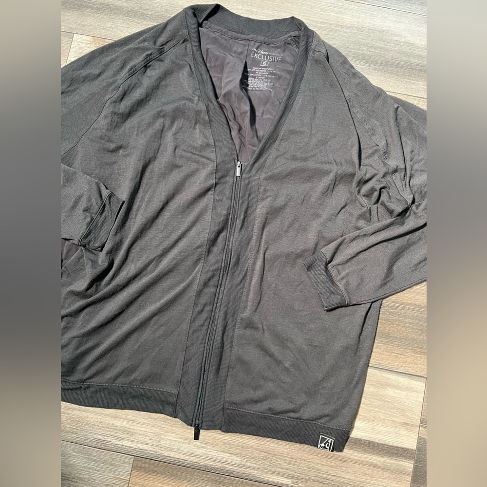 Walt Disney World Imagineering Exclusive Grey Zip Jacket- xL‎